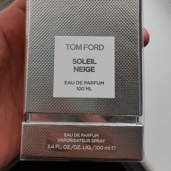 Tom Ford - Picture 2 of 4